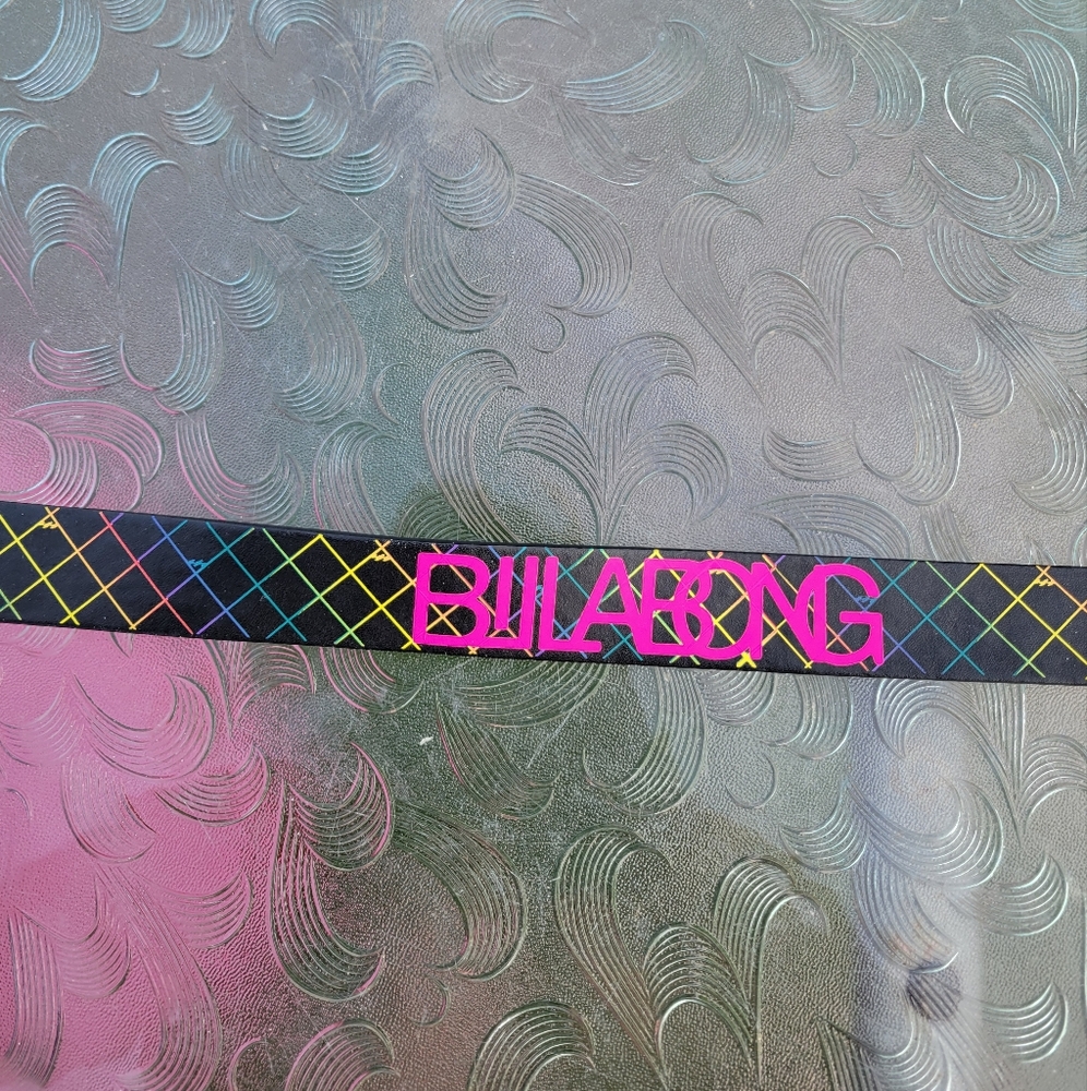 Billabong reversible belt measurements in pic.
